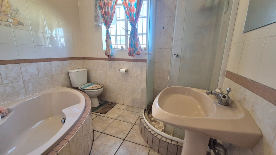 4 Bedroom Property for Sale in Sasolburg Ext 11 Free State